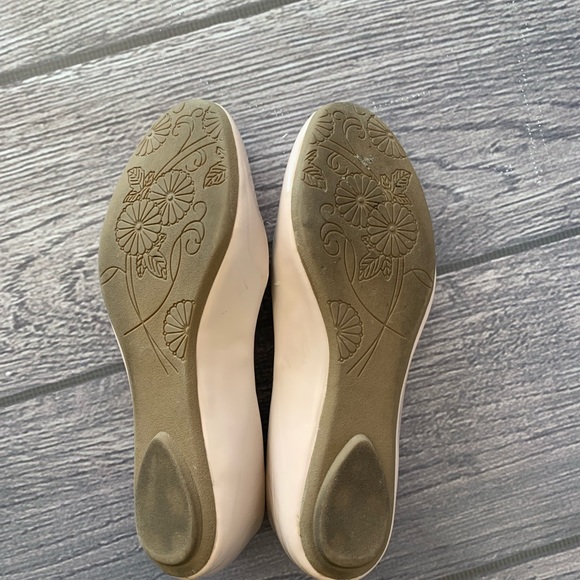 Steve Madden Flats - Picture 4 of 5
